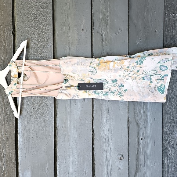 ELLIATT Appearance Dress - Picture 7 of 8